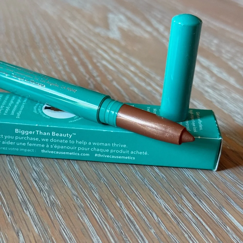 Thrive NWT Dr. Q Infinity Waterproof Eyeshadow Stick & Thrive Cosmetic Bag - Picture 5 of 8